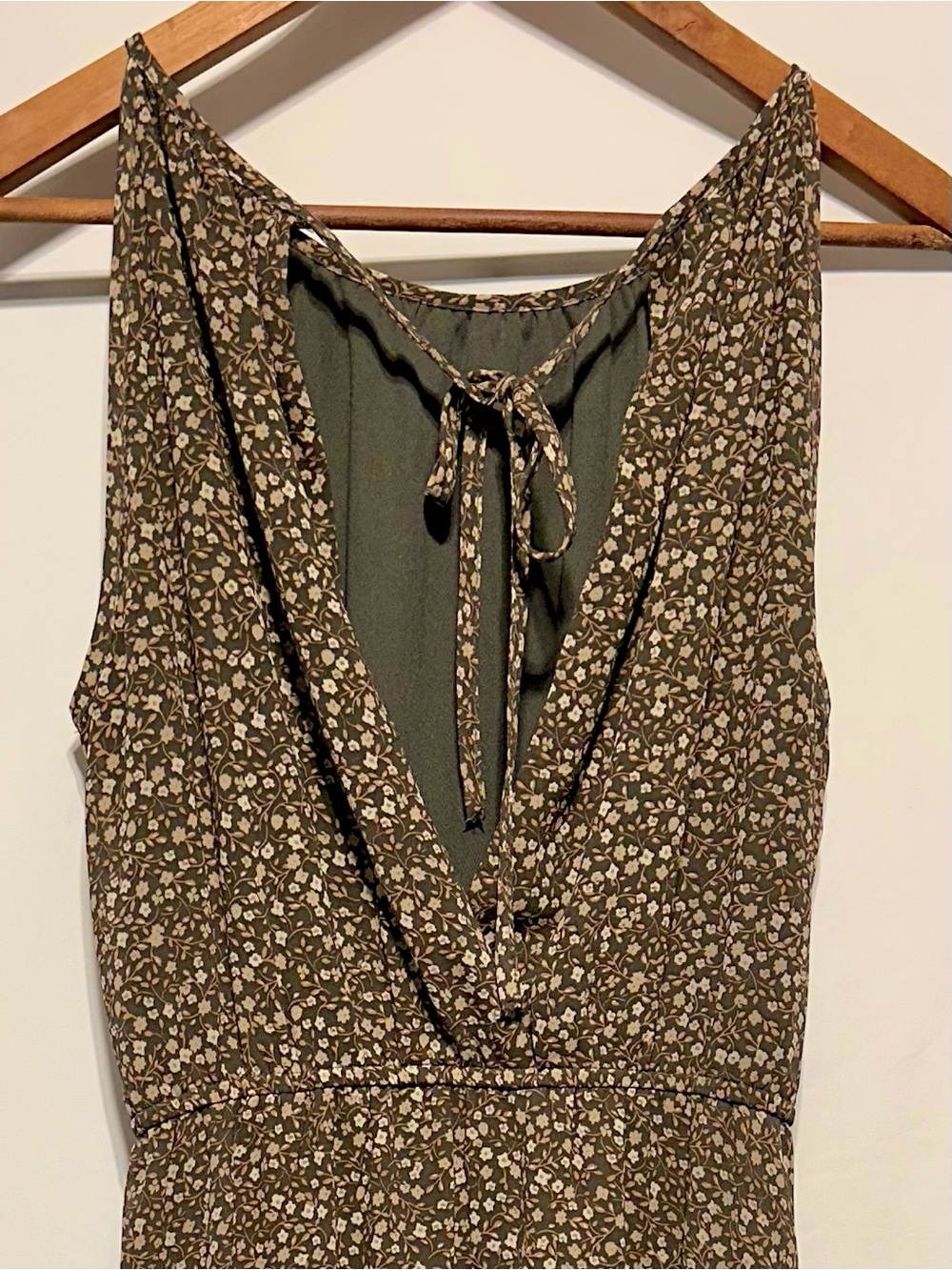 Apricot Floral Midi Dress US 8 Olive Tie Back Tiered Ruffle Sleeveless - Picture 7 of 9